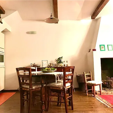 Vakantiehuis -- La Maisonette -- -- Nel Centro Storico A 30 Mt Dal Parco Aymerich, Museo Menhir, Casa Di Sant'ignazio - With Kitchen